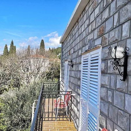 Gostinjska kuća Ivan And Marica 3*